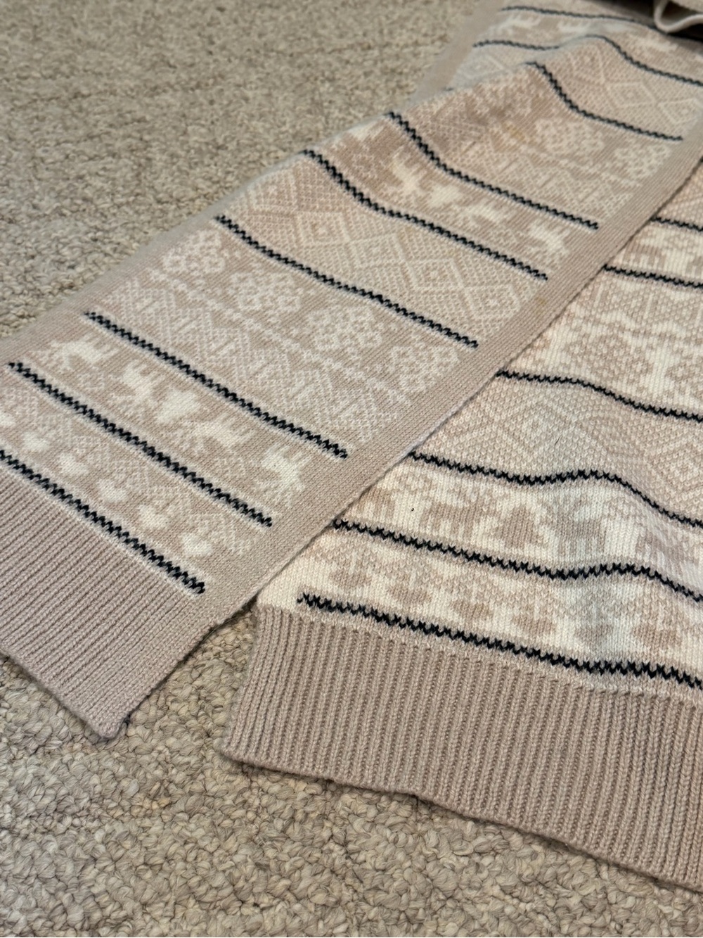 Talbots tan white black reindeer scarf Holiday Christmas Winter